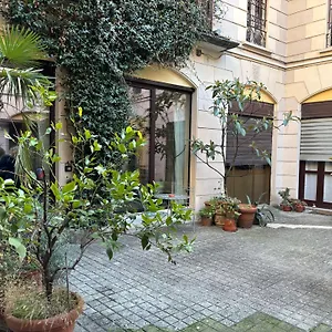 https://luxury-loft-near-duomo-garage.it-lombardy.com